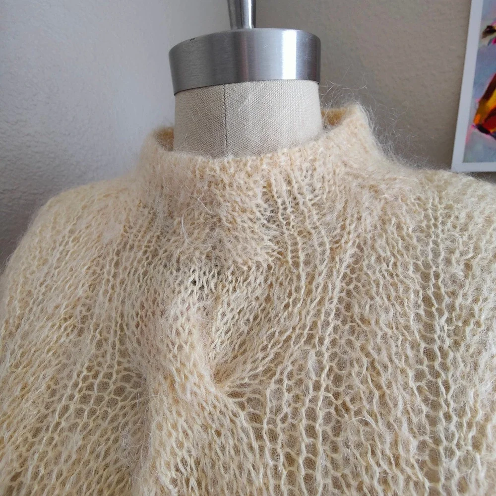 Vintage Talbots Mohair Blend Cable Knit Sweater Cream Soft Fuzzy Mock Neck M